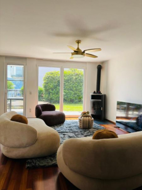 Lake View 110sqm in/outdoor living entire apartment with 2 bedrooms